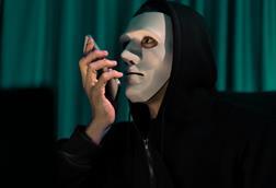 fraudster on the phone