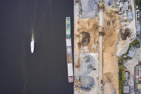 speedboat versus oil tanker