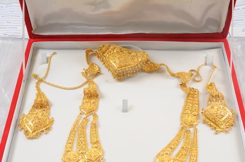 Gold jewellery 1